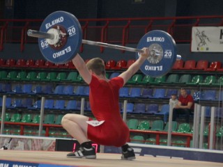 В Гродно началась борьба за медали первенства Республики Беларусь по тяжелой атлетике среди юниоров и юниорок