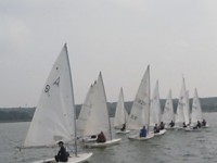 На озере Кань нужный ветер уверенно гонял паруса участников чемпионата Гродненской области