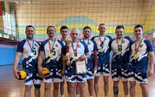 «Золотой колос» Гродненщины: в Мостах прошли соревнования по волейболу среди мужских команд