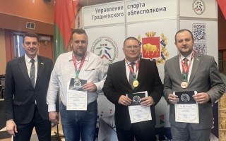 Сотрудники облисполкома и горисполкома определили сильнейших в бильярде