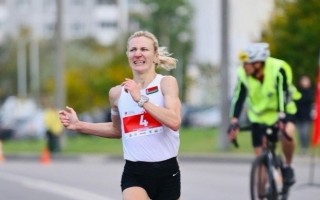Вероника Важник — чемпионка страны и рекордсменка трассы: как прошел Могилевский марафон 2026