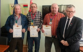 Завершился Открытый чемпионат Гродненской области по шашкам-100 среди инвалидов по зрению