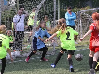 Соревнования Гродненской области по футболу «Кожаный мяч»  среди девочек прошли в Щучине