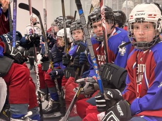 В Островце определили сильнейших юных хоккеистов области на турнире «Золотая шайба»