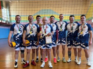 «Золотой колос» Гродненщины: в Мостах прошли соревнования по волейболу среди мужских команд