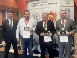 Сотрудники облисполкома и горисполкома определили сильнейших в бильярде