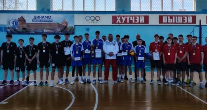 В Лиде определили сильнейших юных волейболистов Гродненщины