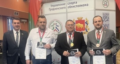 Сотрудники облисполкома и горисполкома определили сильнейших в бильярде