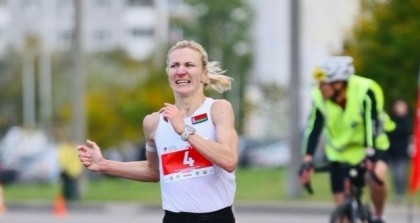 Вероника Важник — чемпионка страны и рекордсменка трассы: как прошел Могилевский марафон 2026